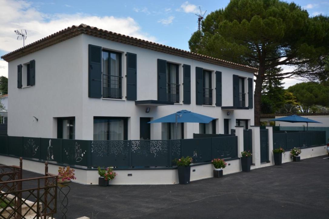 Les Villas Du Golf Мужен Екстер'єр фото